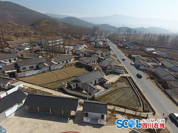 中华第一村华西村_中华第一村人均收入(2)