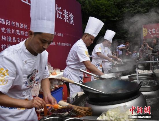 闻名海内外的广东名菜“清远鸡”将有烹饪团体标准