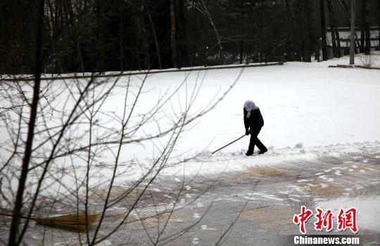 青海大部分地区迎来大到暴雪 发布暴雪蓝色预警信号