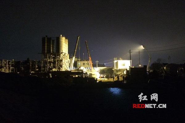 湖南长沙一混凝土公司生产线垮塌 1人获救3人失联