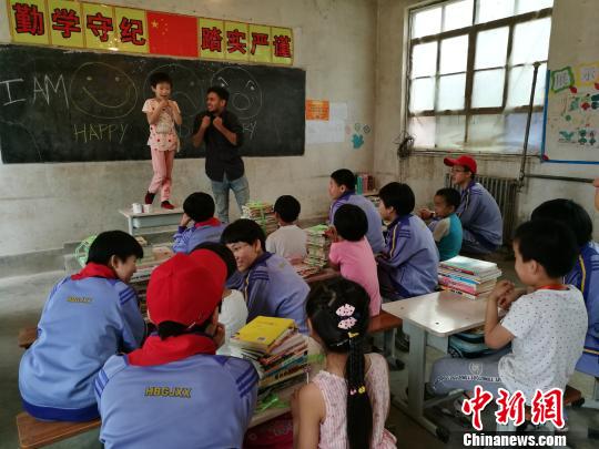 河北乡村小学的一天:全校7名学生迎人生第一