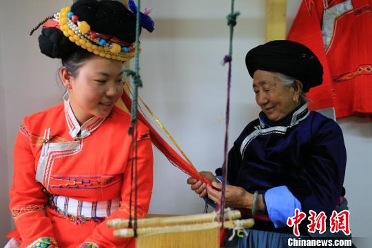 22年摩梭女孩:外面世界千篇一律 22年摩梭女孩:外面世界千篇一律摩梭文化是内心归宿