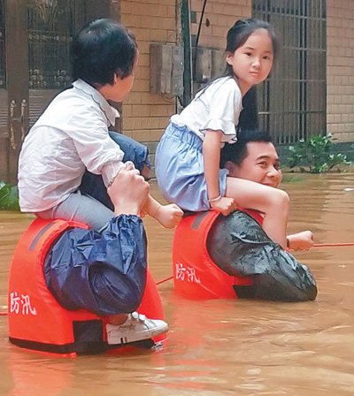强降雨致南方多地受灾 7.7万人紧急转移安置