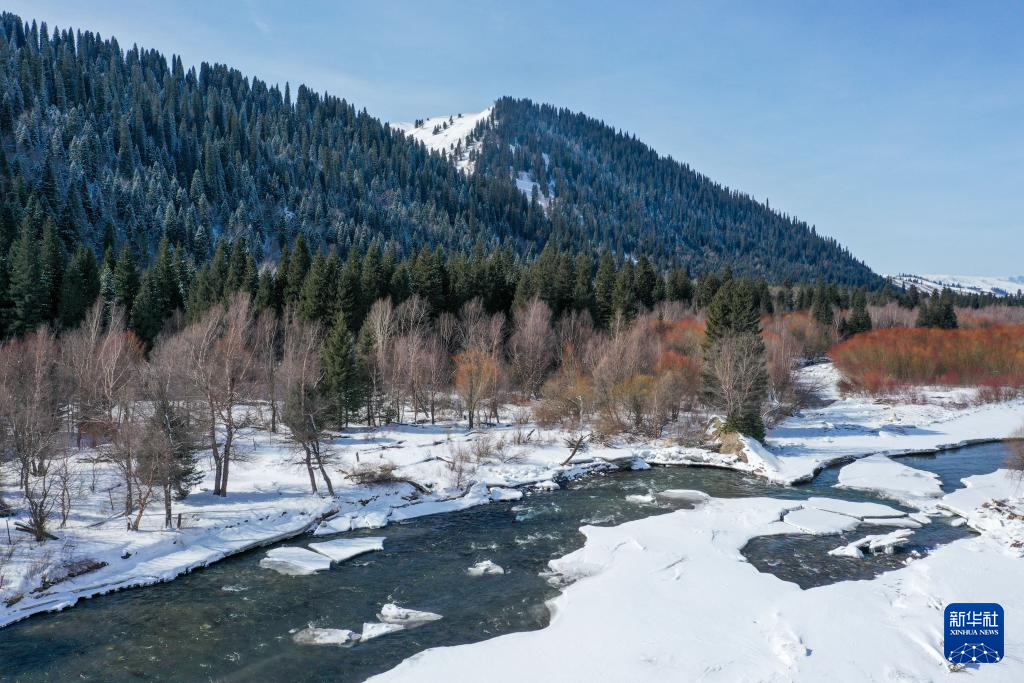 美丽中国丨那拉提雪景