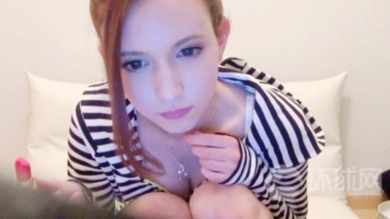 日本网络红人泷泽萝拉首拍 av  全裸上镜引围观