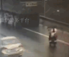 遮阳还是“遮眼”?电动车上加装这些,危险远超你想象