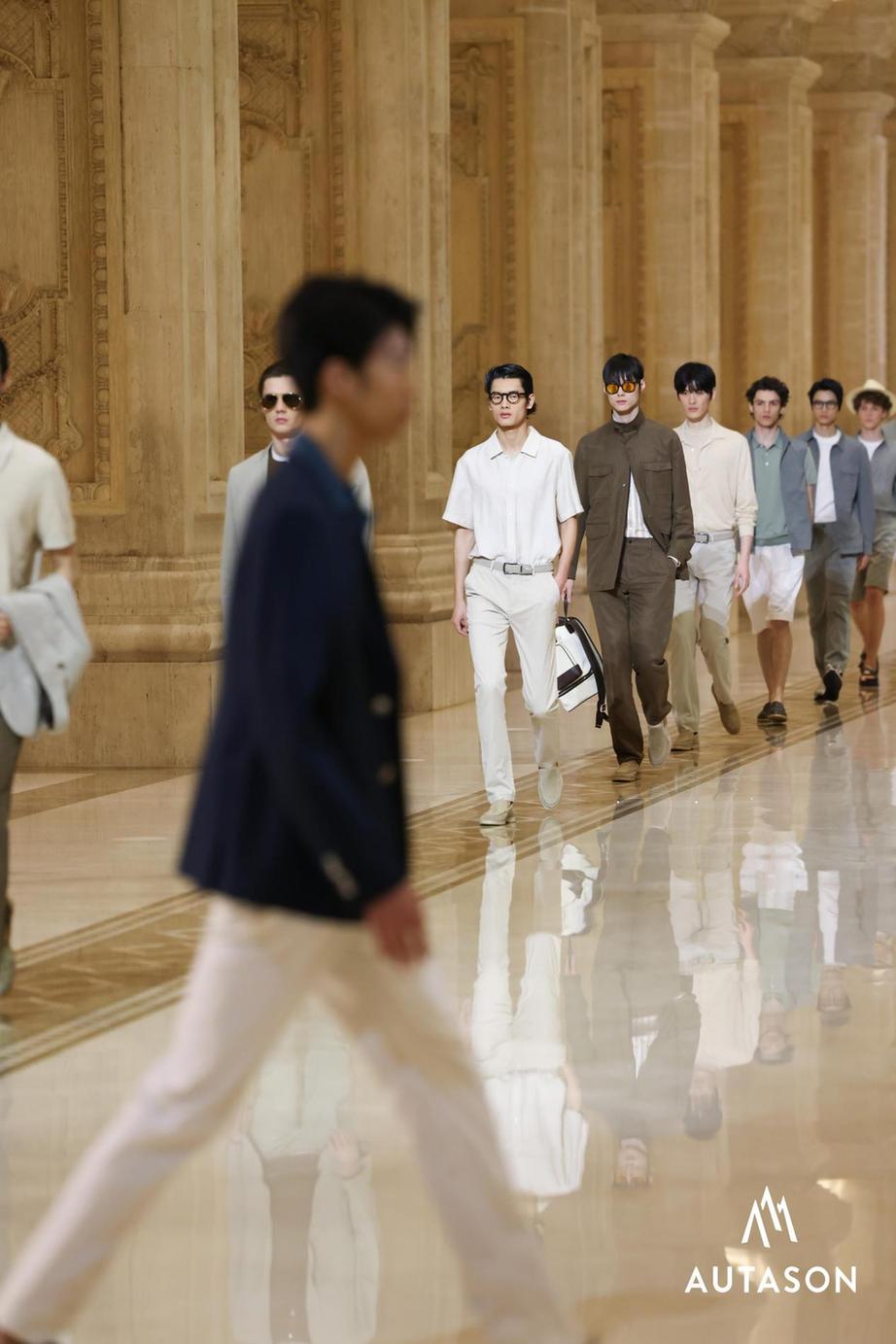 AUTASON&AUTASONBLACK2026春夏男装大秀发布 自然材质双风格演绎“绅士之境”​​