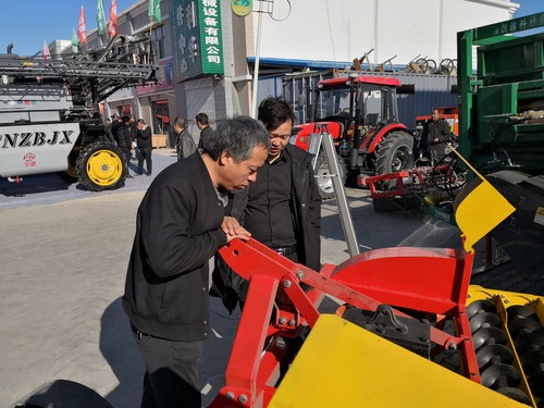 2019新疆（春季）农业机械展示交易会开幕