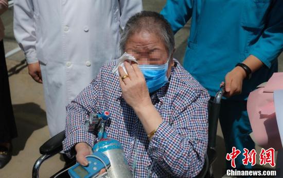 北京首例脱离ECMO的新冠肺炎患者出院
