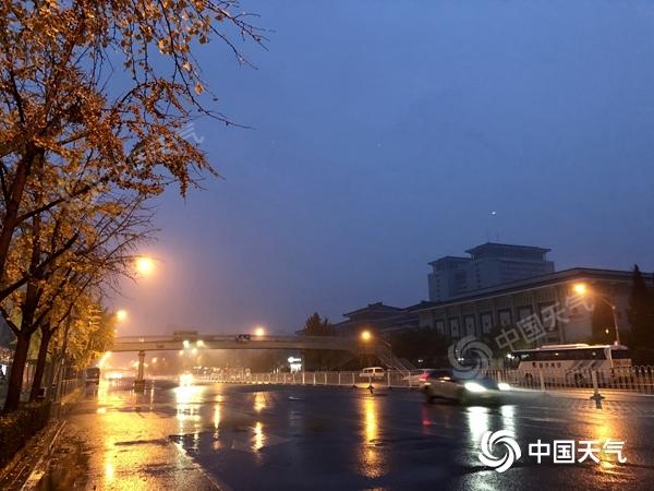 风雨交加！北京今天降雨将持续整天 阵风可达7级