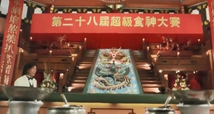 香港地标海上餐厅珍宝海鲜舫离港 市民依依不舍