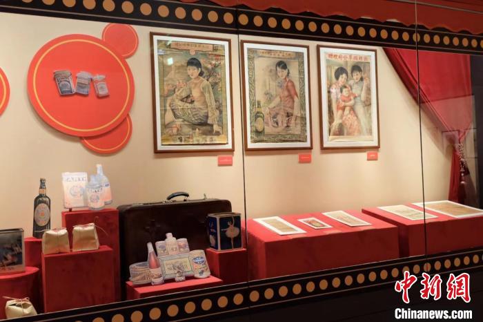 上海市历史博物馆馆藏年俗文物展开幕　海派年俗“花样多”