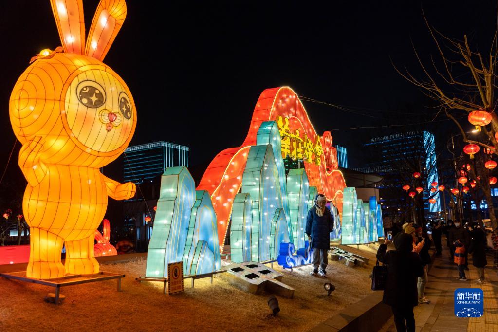 上海：民俗灯会迎新年