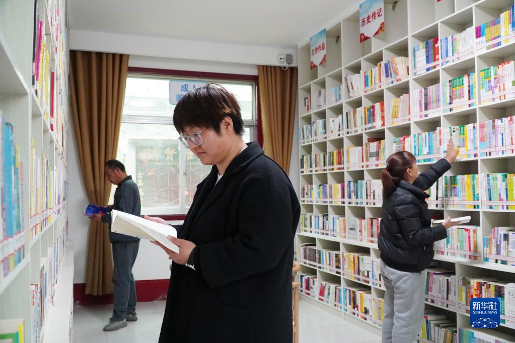 山东菏泽：“牡丹书房”成为居民家门口的图书馆