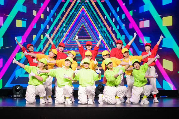 北京市第五届礼让斑马线广场舞比赛展演活动精彩纷呈