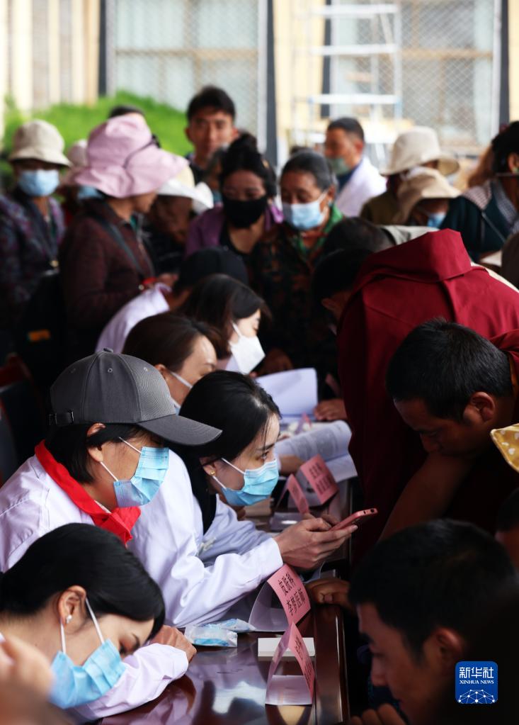 西藏拉萨：医疗义诊暖人心