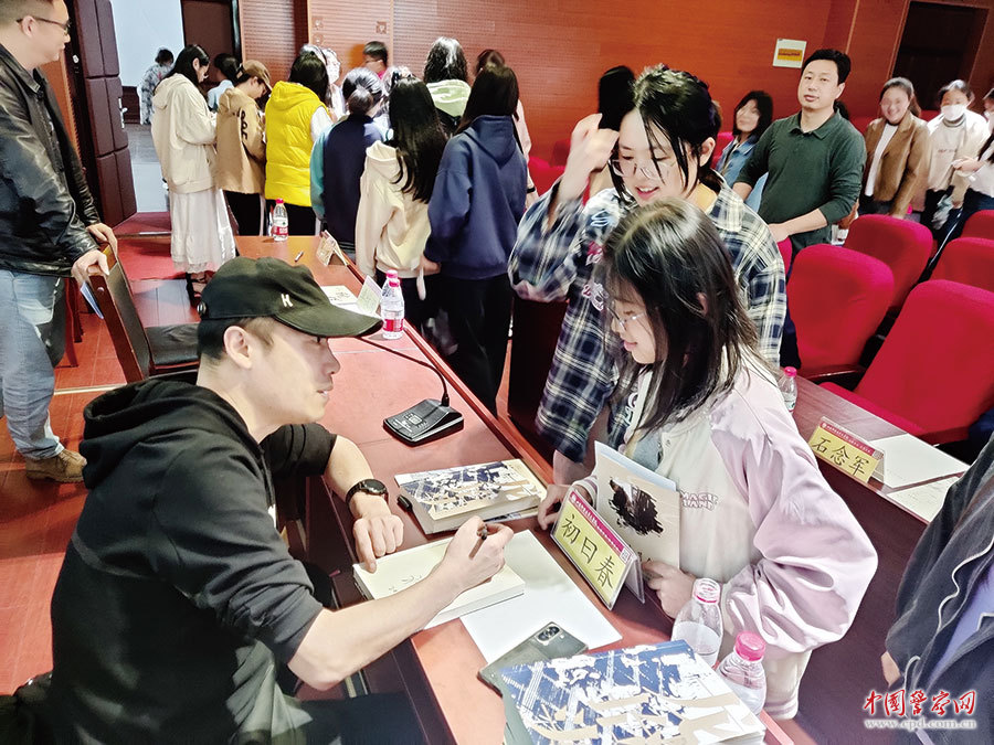 用另一种姿态战斗 用另一种姿态战斗