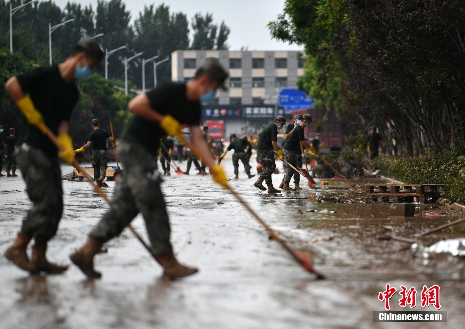 河北涿州：积水区域水位下降 清淤排涝有序展开