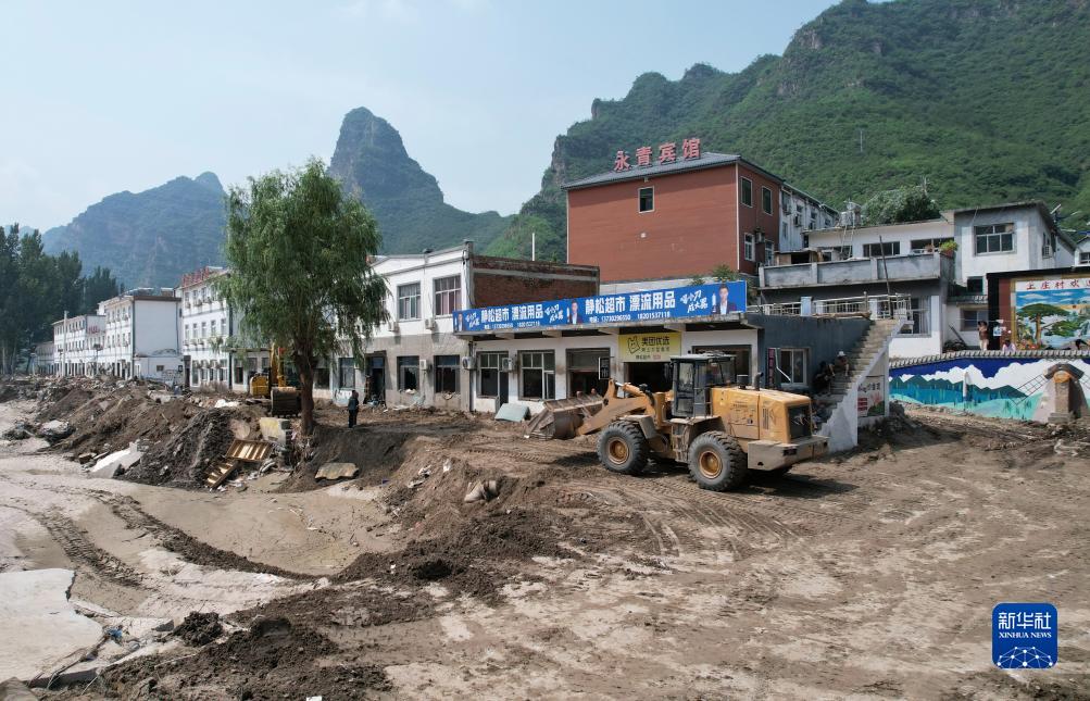 河北涞水：部分因灾阻断道路达到基本通行条件