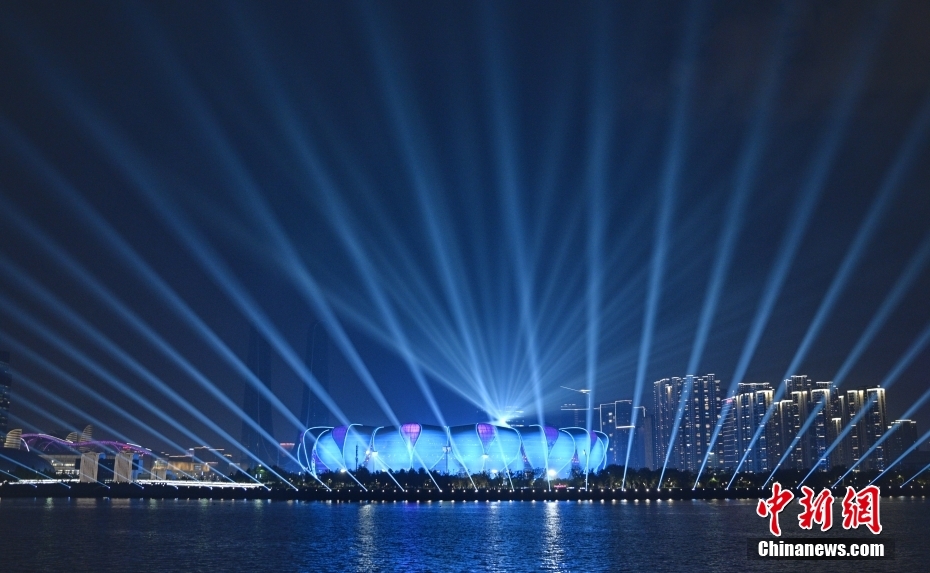 杭州亚运会开幕式演练举行 璀璨灯光秀点亮夜空