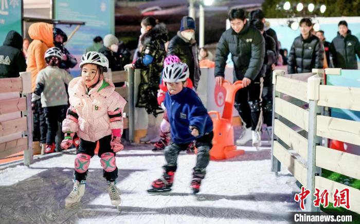 南京冬季消费火热上新：美食市集、冰雪运动提前激发节日“多巴胺”(图3)