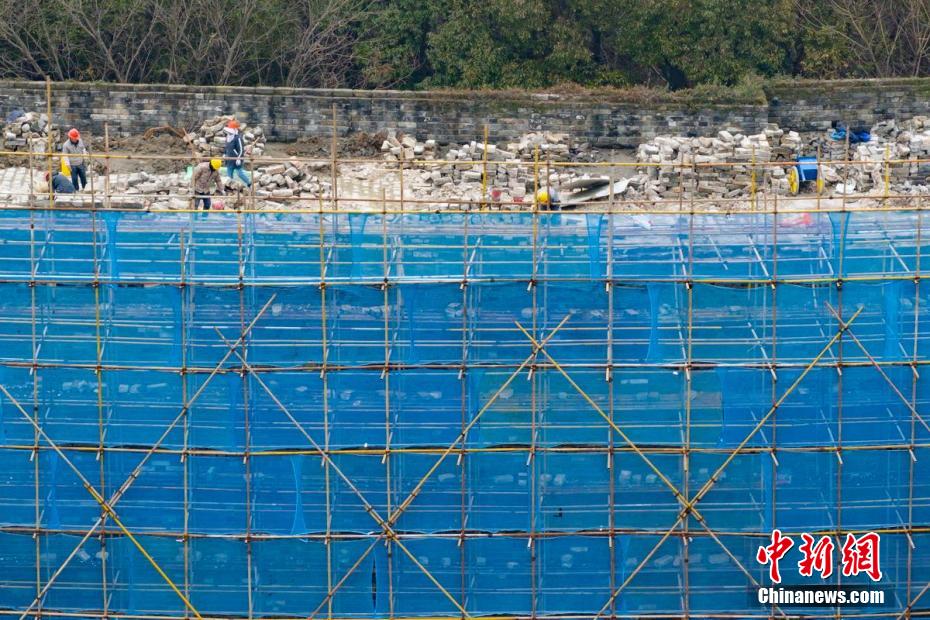 南京城墙应急修缮“动手术护健康”