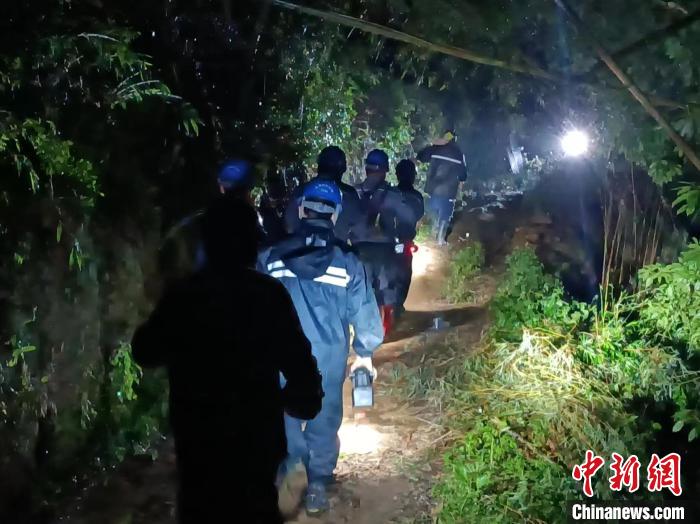 广西岑溪突发山洪灾害 已致2人死亡