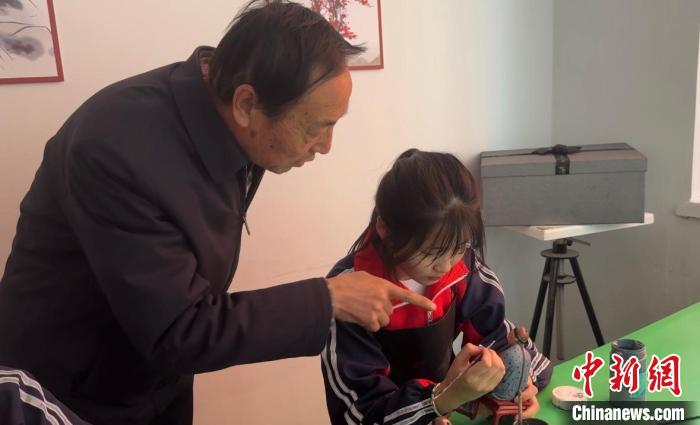 五台山下“泥人王”：根在乡土 泥造万象