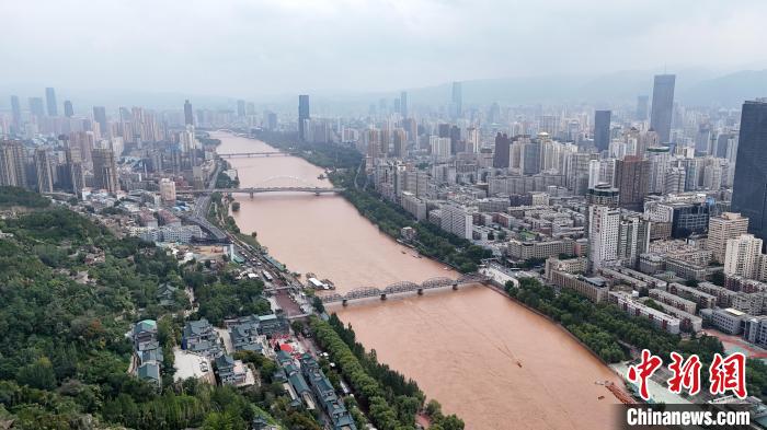 （中国新貌）兰州：黄河穿城而过 明珠焕发光彩