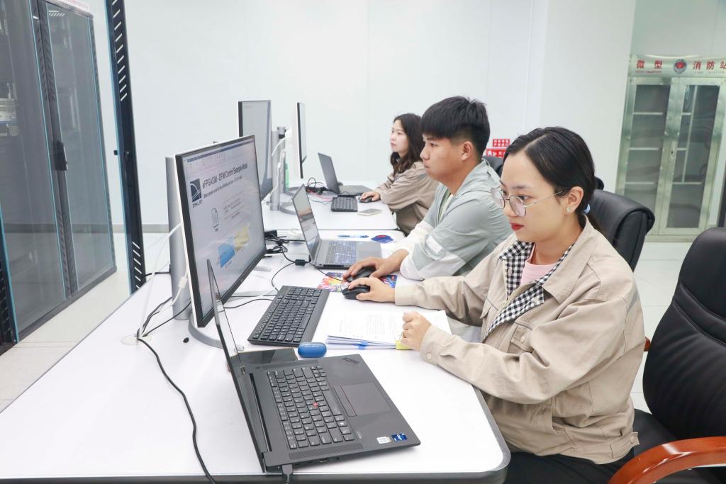 是“远方”也是理想：中国青年逐梦广阔西部