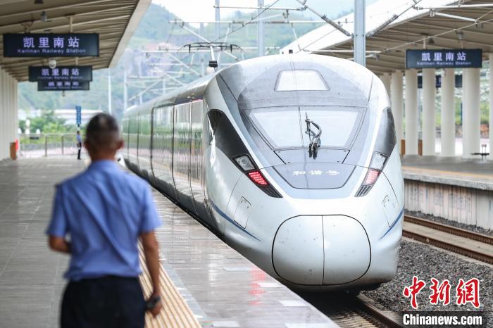 中国铁路实行新的列车运行图