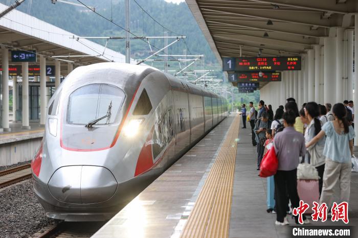 中国铁路实行新的列车运行图