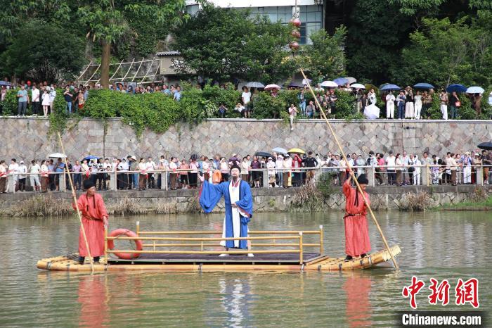 浙江龙游：龙舟竞渡“趣乡村”