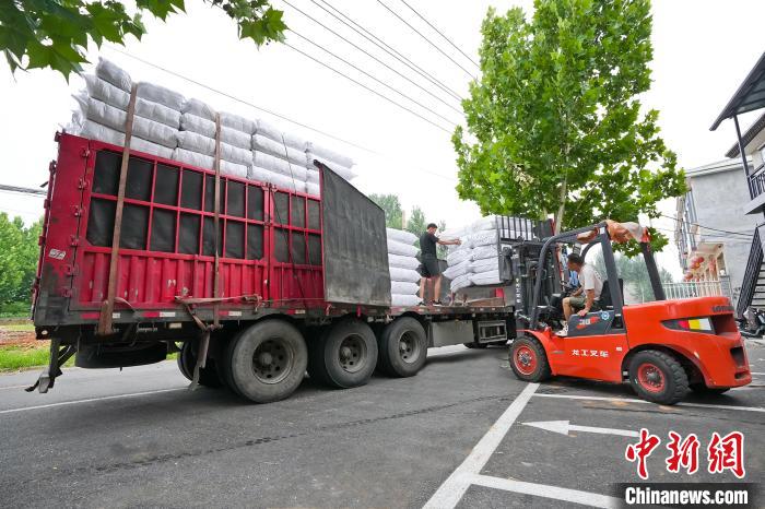 年产95亿双 河北邯郸劳保手套畅销东南亚市场