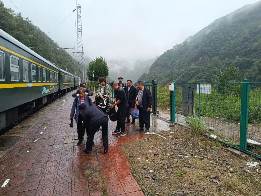 我的铁路风景丨老车长退休前的9小时