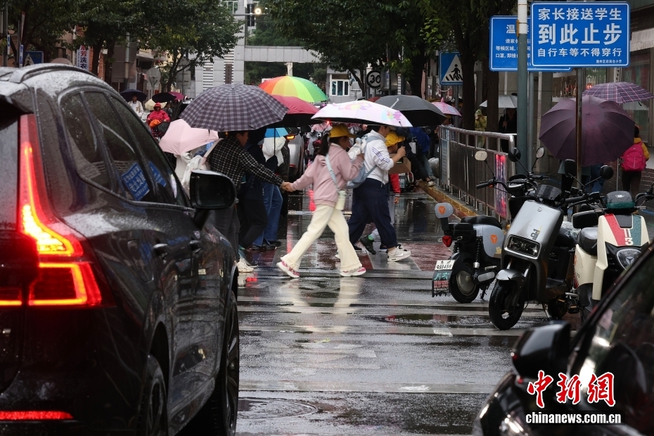 北方降雨降温，南方高温持续，最近南北方温差为啥这么大？