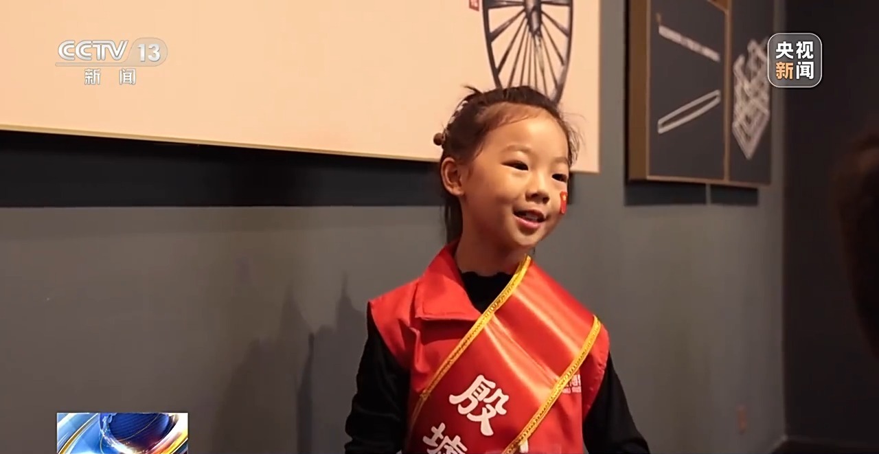 视频丨从盲盒到潮玩 这届年轻人正在用这种方式收藏历史→