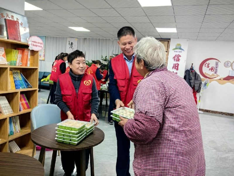 【网络中国节】山东济宁:公益暖桑榆 重阳传温情 【网络中国节】山东济宁:公益暖桑榆 重阳传温情