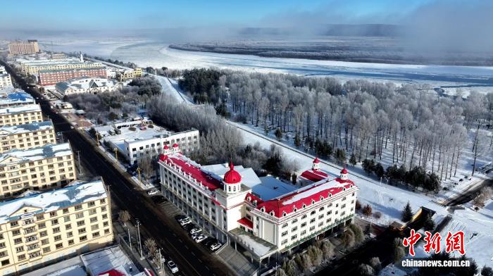 边城呼玛:雾凇冰排相互映衬 绝美冬景引游人