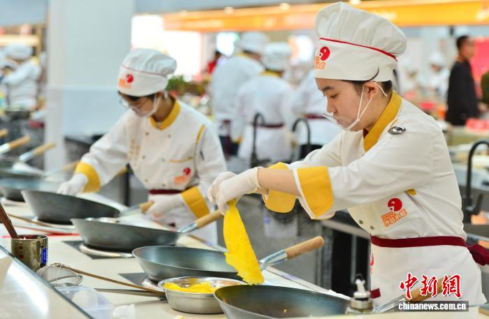 福建沙县：海峡两岸厨艺交流赛举行颁奖仪式