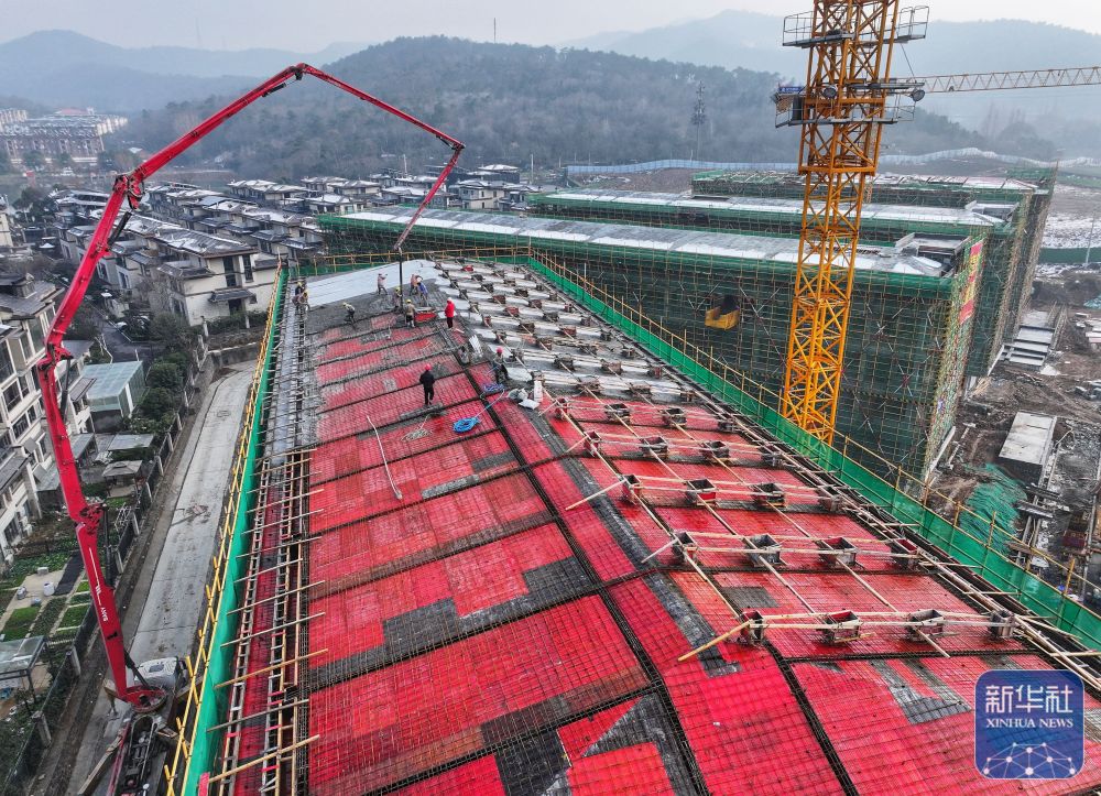 假日里的坚守 假日里的坚守