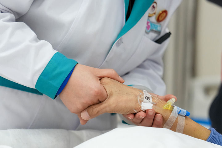 谁是焐热寒夜的人