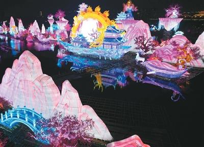 春节出游新亮点 举家看灯年味浓