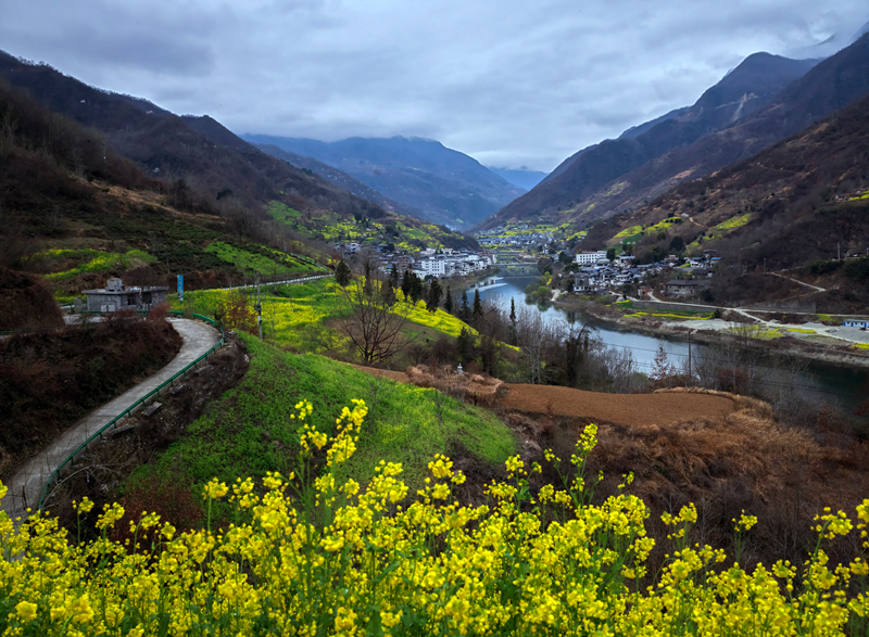 【新春走基层】甘肃文县范坝镇让水河畔春景 【新春走基层】甘肃文县范坝镇让水河畔春景
