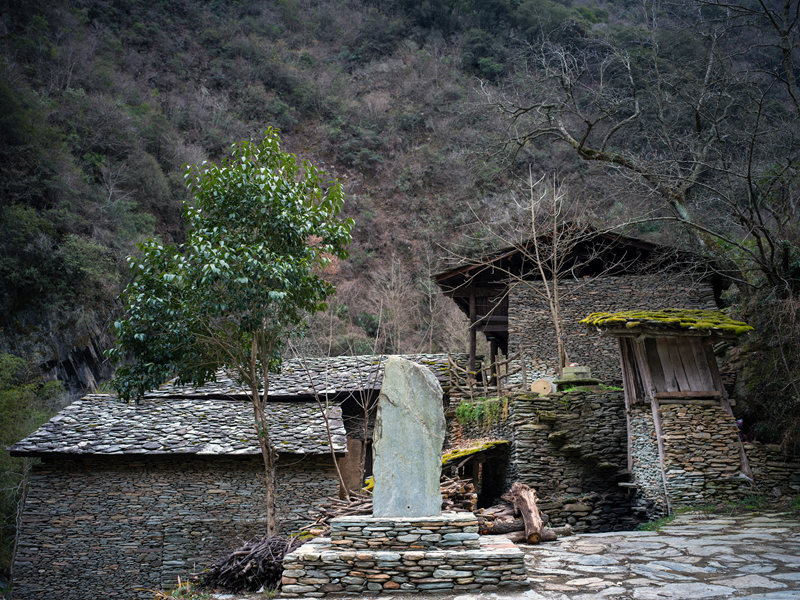 【新春走基层】甘肃文县玉垒乡巴巴沟明代石板房景观
