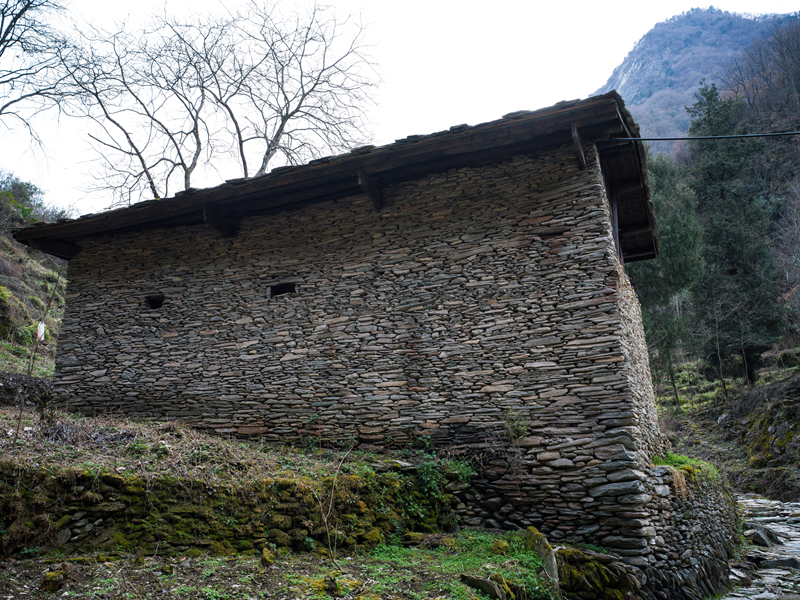 【新春走基层】甘肃文县玉垒乡巴巴沟明代石板房景观