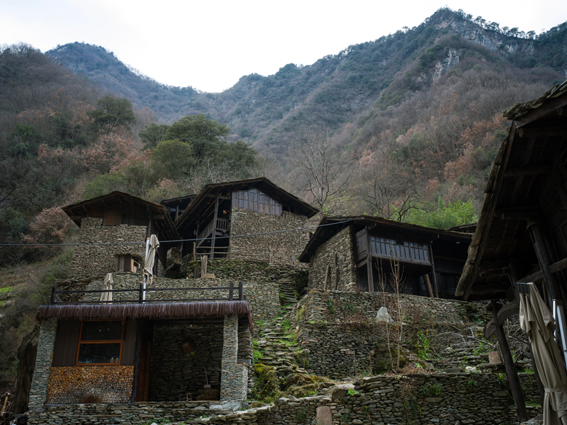 【新春走基层】甘肃文县玉垒乡巴巴沟明代石板房景观