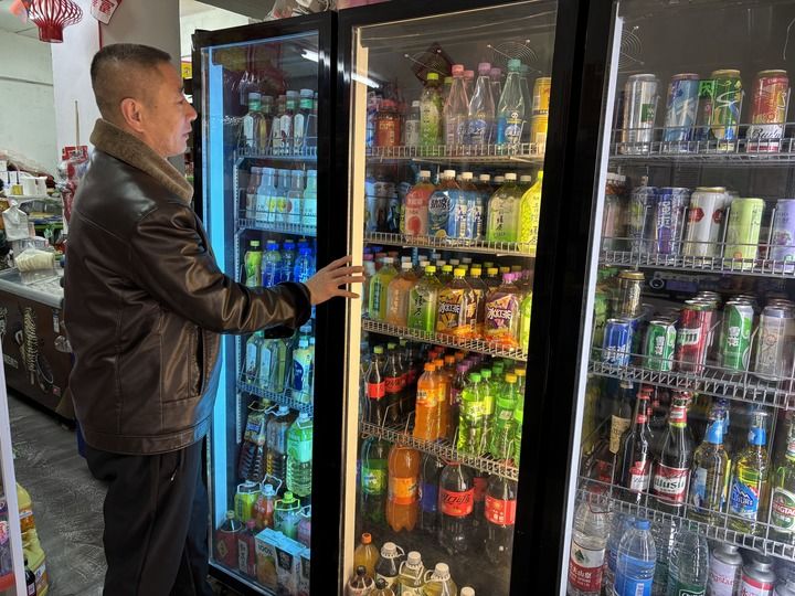 小店微光里的星河