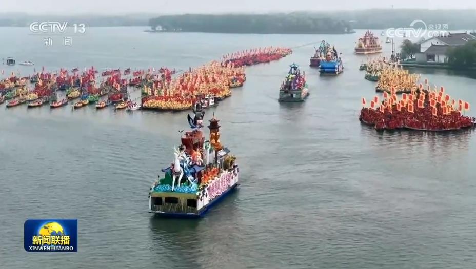 欢度假期 游人尽享好春光