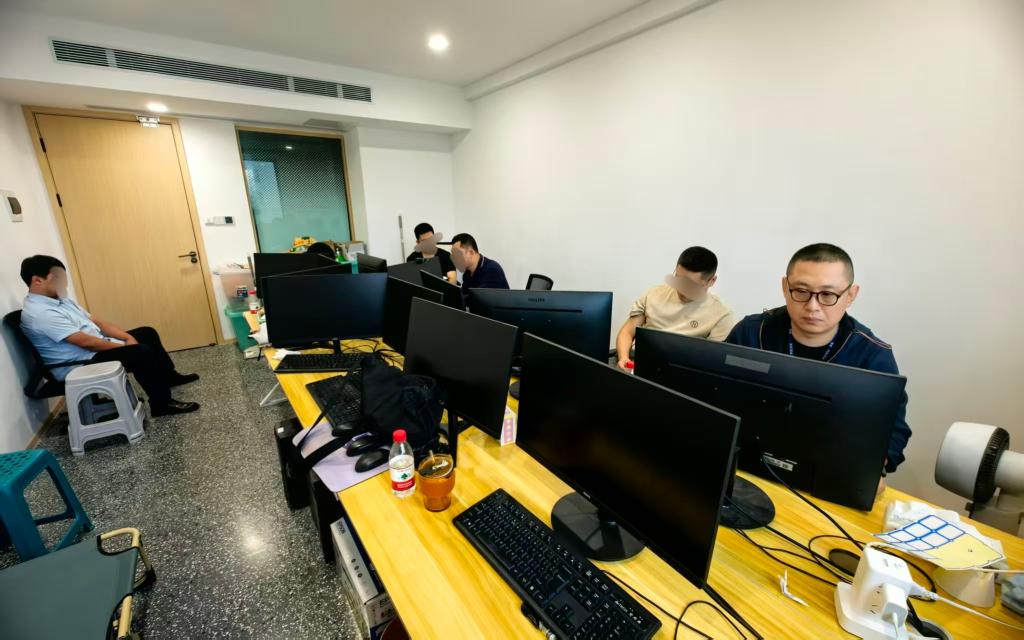 新华调查丨利用AI抓热点,炮制“爆款”博流量——起底新型网络“水军”犯罪手法